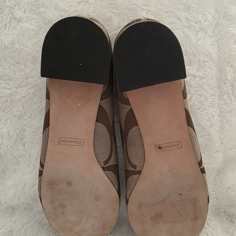 Coach Tan and Brown Women's Flats with Bow - Picture 7 of 7